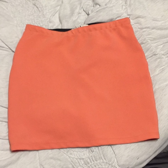 Peachy mid thigh skirt - Picture 1 of 1